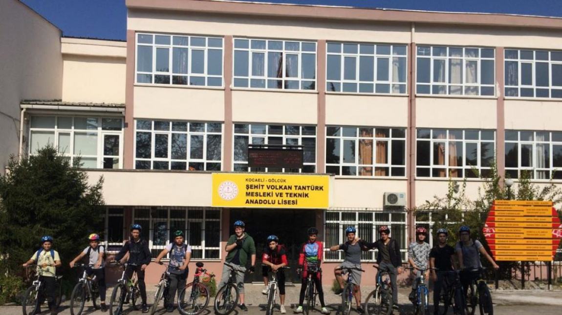 Okulumuz bisiklet topluluğu ilk hafta sonu gezisini yaptı.